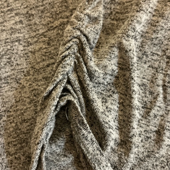 Long hooded sweater - Picture 4 of 7